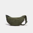 Sac banane effet velours côtelé vert kaki femme dans le catalogue La Halle