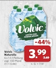 Naturelle Angebote von Volvic bei combi Garbsen für 3,99 €