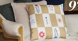 Housse de coussin en promo chez Maisons du Monde Housse de coussin dans le catalogue Maisons du Monde