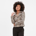 Promo Veste courte esprit biker effet suédine sable femme à 19,99 € dans le catalogue La Halle à Ollioules