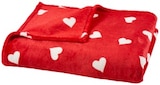 Kuscheldecke oder Deko-Kissen im Angebot bei Penny in Aachen Kuscheldecke oder Deko-Kissen Angebote von HOME IDEAS bei Penny Aachen für 3,99 €