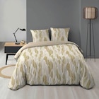 Parure Allover microfibre 240×220cm en promo chez Maxi Bazar Parure Allover microfibre 240×220cm dans le catalogue Maxi Bazar