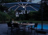 Parasol excentré carré 3m avec LEDs en promo chez Hyper U Le Havre à 259,00 €