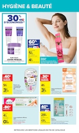 Offre Cosmétiques dans le catalogue Carrefour du moment à la page 46