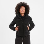 Doudoune courte imperméable à capuche noir femme - La Halle à Antony Doudoune courte imperméable à capuche noir femme en promo chez La Halle Antony à 49,99 €
