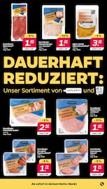 Hähnchenschnitzel Angebote im Prospekt "Günstig. Besser. Für Dich." von Netto mit dem Scottie auf Seite 19