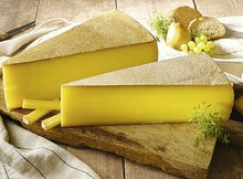 Casino Supermarchés Liergues - Comté 8 mois d’affinage Promo Comté 8 mois d’affinage dans le catalogue Casino Supermarchés "Les 366 jours les + promo de France" à Liergues