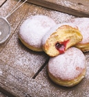 Beignets Fourrés Framboises Cassis en promo chez Intermarché Beignets Fourrés Framboises Cassis dans le catalogue Intermarché