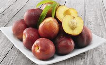 Casino Shop Angers - NECTARINE JAUNE Promo NECTARINE JAUNE dans le catalogue Casino Shop "# Promos des beaux jours !" à Angers