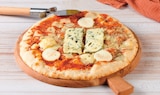 Pizza 4 fromages ou jambon champignons mozzarella ou chorizo poivron ou tomate mozzarella dans le catalogue U Express