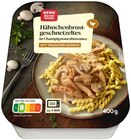 Aktuelles Hähnchenbrust-geschnetzeltes in Champignonrahmsauce Angebot bei REWE in Kiel ab 2,69 €