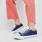 Tennis en toile à lacets Creeks bleu marine femme en promo chez La Halle Tennis en toile à lacets Creeks bleu marine femme dans le catalogue La Halle