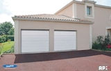Promo Porte de garage sectionnelle ISO 45 sans nervure lames horizontales blanc à 857,00 € dans le catalogue Gedimat à Écuelles