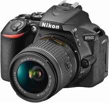 Media-Markt Jülich - D5600 + AF-P DX 18-55 mm VR Spiegelreflexkamera D5600 + AF-P DX 18-55 mm VR Spiegelreflexkamera Angebot bei Media-Markt Jülich im Prospekt "ERSTMALIG! IHR GUTSCHEINHEFT"