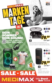 Kopfhörer im MEDIMAX Prospekt in Magdeburg Aktueller MEDIMAX Prospekt mit Kopfhörer, "TEAM FAMILIENKINO: FUSSBALL FÜR DIE GANZE FAMILIE MIT SAMSUNG", Seite 13