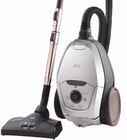 Staubsauger VX82-1-2MG im Angebot bei expert in Fürth Staubsauger VX82-1-2MG Angebote von AEG bei expert Fürth für 99,99 €