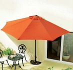 Parasol semi-circulaire à Norma dans Niedermodern