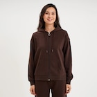 Sweat zippé à capuche marron foncé femme en promo chez La Halle Sweat zippé à capuche marron foncé femme dans le catalogue La Halle