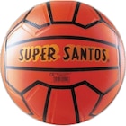 Ballon Super Santos en promo à 3,49 € chez Carrefour Ballon Super Santos dans le catalogue Carrefour