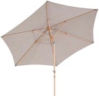 Parasol rond à manivelle en promo chez Botanic Parasol rond à manivelle dans le catalogue Botanic