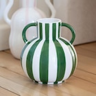 Promo Vase boule anses à 9,99 € dans le catalogue B&M à Sorgues