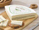 Duo royal - brie farci à l'ail des ours ou brie farci aux tomates, poivrons et romarin en promo à 17,49 € chez Hyper U Duo royal - brie farci à l'ail des ours ou brie farci aux tomates, poivrons et romarin dans le catalogue Hyper U