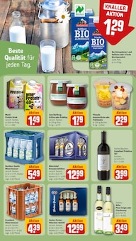 Wasser im REWE Prospekt "Dein Markt" mit 30 Seiten (München)