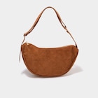 Sac banane effet suédine camel femme dans le catalogue La Halle