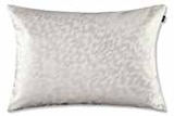 SPIRIT Zierkissenhülle und MELANGE-DOUBLEFACE Wohndecke im Angebot bei Segmüller in Neu-Ulm SPIRIT Zierkissenhülle und MELANGE-DOUBLEFACE Wohndecke Angebote von JOOP! bei Segmüller Neu-Ulm