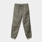 Promo Pantalon battle taille élastiquée coton vert kaki garçon à 4,99 € dans le catalogue La Halle à Carbon-Blanc