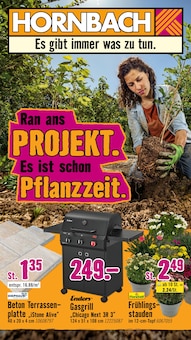 Gasgrill im Hornbach Prospekt "Ran ans PROJEKT. Es ist schon Pflanzzeit." mit 36 Seiten (Remscheid)