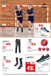 Prix et réduction Baskets dans le prospectus Intersport en cours Offre Baskets dans le catalogue Intersport du moment à la page 10