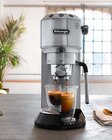 Siebträger-Espressomaschine Dedica Arte EC885.M im Netto Marken-Discount Prospekt Siebträger-Espressomaschine Dedica Arte EC885.M von DeLonghi im aktuellen Netto Marken-Discount Prospekt für 159,99 €