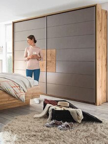Höffner Grevenbroich - Schlafzimmer Schlafzimmer Angebot bei Höffner Grevenbroich im Prospekt "Wo Wohnen wenig kostet"