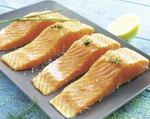 Saumon - Casino dans le catalogue Géant Casino Pavé de Saumon Terre & Saveurs ASC - Casino à 13,99 € en promo chez Géant Casino