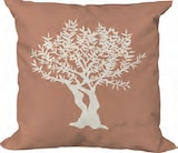 Mr. Bricolage Savenay - Promo Coussin déco 40 X 40 X 15 cm ou 50 X 30 X 15 cm Promo Coussin déco 40 X 40 X 15 cm ou 50 X 30 X 15 cm à 6,90 € dans le catalogue Mr. Bricolage à Savenay