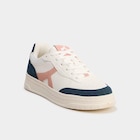 Promo Tennis basses à lacets bleu femme à 34,99 € dans le catalogue La Halle à Sarreguemines