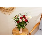 Bouquet parfumé roses lys et hypericum - Carrefour Market à Saint-Médard-en-Jalles Bouquet parfumé roses lys et hypericum en promo chez Carrefour Market Saint-Médard-en-Jalles à 8,49 €