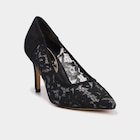 Promo Escarpins à talons aiguilles noir femme à 18,19 € dans le catalogue La Halle à Redon