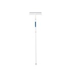 La raclette lave-vitres avec vaporisateur - CARREFOUR HOME à 8,99 € dans le catalogue Carrefour