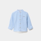 Chemise col mao en gaze de coton bleu pastel bébé garçon dans le catalogue La Halle