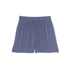 Short femme à Carrefour Market dans Verneuil-sur-Seine