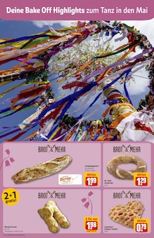 Brötchen im REWE Prospekt "Dein Markt" mit 32 Seiten (Neuss)