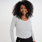 Promo Haut marinière manches longues ecru femme à 6,99 € dans le catalogue La Halle à Mouroux