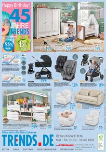 Kinderwagen im Trends Prospekt "45 Jahre TRENDS - …und Du bekommst die Geschenke!" mit 8 Seiten (Neuss)