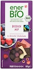 Erdbeeren im Rossmann Prospekt Erdbeer Stücke in Vollmilchschokolade oder Beeren Mix in dreierlei Schokolade von enerBiO im aktuellen Rossmann Prospekt für 2,69 €