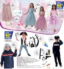 Offre Robe dans le catalogue JouéClub du moment à la page 5
