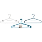 SUR TOUS LES CINTRES PLASTIQUE - CARREFOUR HOME en promo chez Carrefour SUR TOUS LES CINTRES PLASTIQUE - CARREFOUR HOME dans le catalogue Carrefour