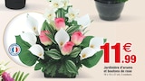 Jardinière d'arums et boutons de rose en promo chez Bazarland Béziers à 11,99 €