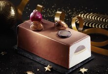 Casino Supermarchés Flaine - BÛCHE FAÇON ARDÉCHOISE Promo BÛCHE FAÇON ARDÉCHOISE dans le catalogue Casino Supermarchés "Magic menus" à Flaine